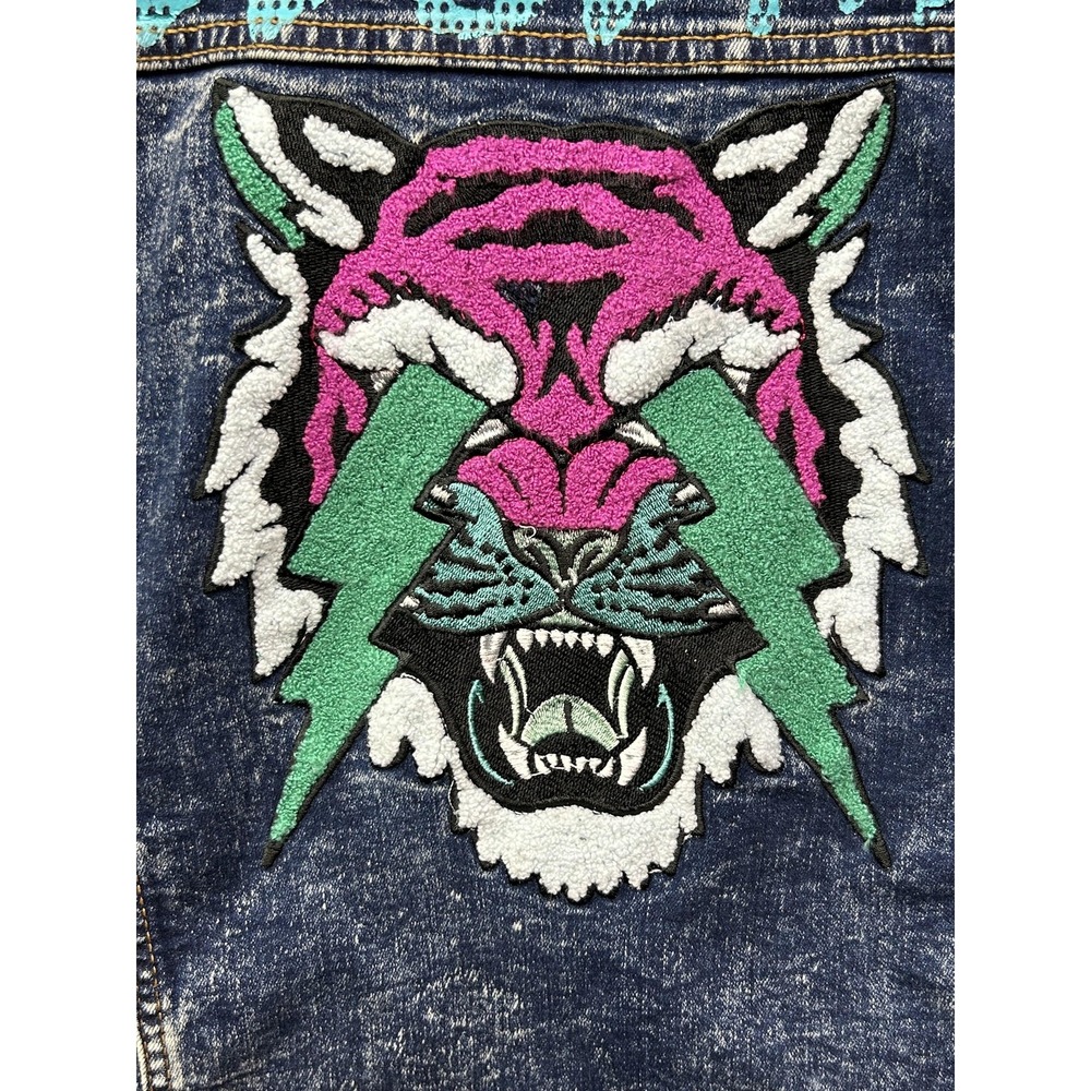 Black Pike Jacket Mens Medium Distressed Denim Trucker Embroidered Tiger Legend - Picture 4 of 9